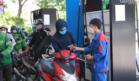 Sau một kỳ giảm sâu, xăng dầu đảo chiều tăng giá