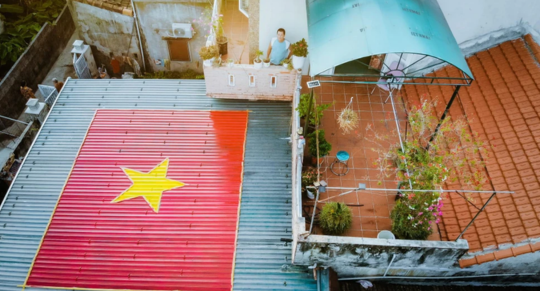 Trend vẽ cờ Tổ quốc trên mái nhà: Chọn tỷ lệ vẽ cờ Tổ quốc sao cho đúng?