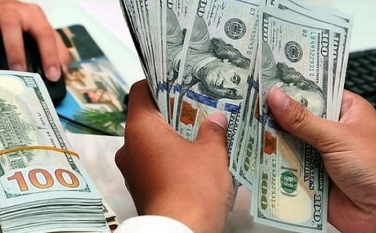 Tỷ giá USD hôm nay 16/8: Tỷ giá trung tâm đứng im, giá USD chợ đen lao dốc