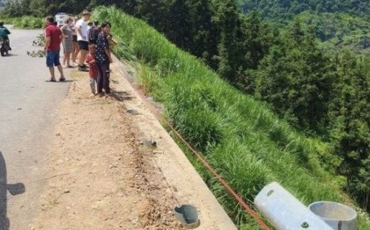 Ôtô lao xuống vực bốc cháy, một người chết