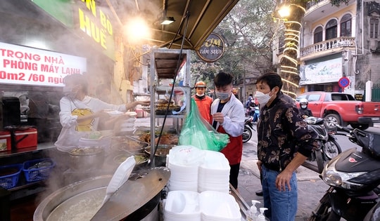 Đề xuất không đánh thuế hộ kinh doanh có doanh thu dưới 200 triệu đồng: Người mong chờ, 'kẻ' lo lắng tiền 'trượt giá'