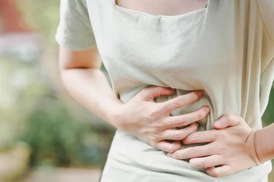 Người sống sót ung thư ruột giai đoạn 4 liệt kê các dấu hiệu đã bỏ qua