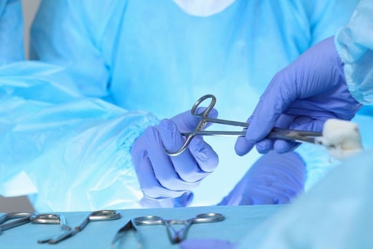 Nguy kịch sau uống thuốc an cung ngưu chữa đột qụy