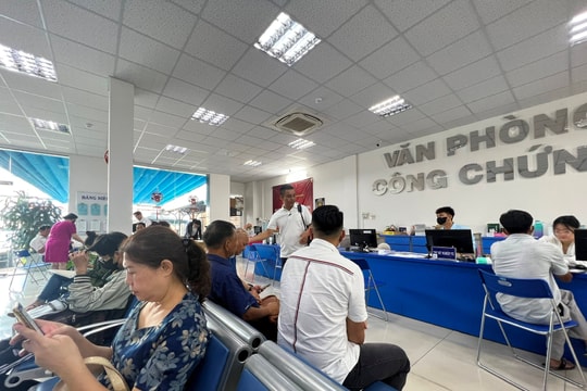 Đất nền Hà Nội như “chảo lửa”, còn Tp.HCM lại im ắng đến “lạ”: Phòng công chứng có chỗ rất vắng