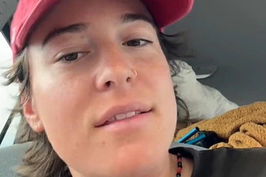 Cô gái bị cấm bay vì nghi làm 'chuyện ấy' trên máy bay