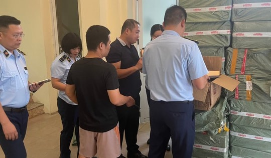 Tiêu hủy gần 5.000 bánh trung thu nhập lậu tại Hà Nội