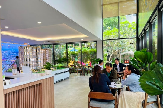 Tháng ngâu, khách hàng vẫn đều đặn đi xem nhà