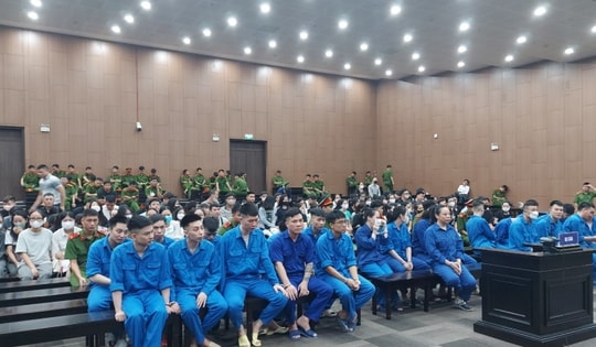 "Tập đoàn" đường dây tín dụng đen lãi suất tới 2.190% một năm, ghép ảnh khỏa thân để đòi nợ