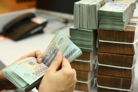 Lãi suất gửi tiền kỳ hạn dài đã cán mốc 6,9%-7,4%/năm