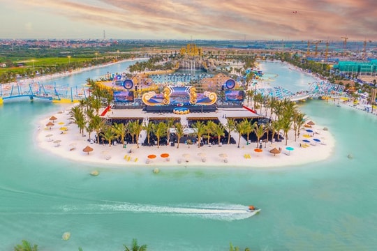 Cổ phiếu VHM vượt mốc 40.000 đồng, vốn hóa của Vinhomes đã tăng gần 1 tỷ USD sau khi công bố thương vụ 'lớn chưa từng có', vượt Hòa Phát, Vinamilk hay Techcombank