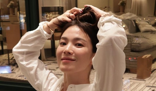 Song Hye Kyo yêu thích "người lớn tuổi tốt bụng"
