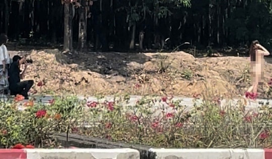 Tình tiết bất ngờ vụ cô gái chụp ảnh khỏa thân trên đường ở Bình Dương