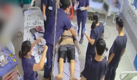 Clip: Người đàn ông 34 tuổi ở Phú Thọ ngừng tim, được bác sĩ cứu sống trong gang tấc