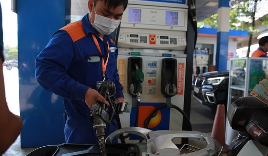 Xăng dầu đồng loạt giảm giá, giá xăng chỉ còn hơn 20.000 đồng/lít