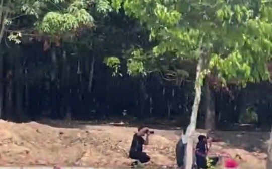 Vụ cô gái khỏa thân chụp ảnh trên đường ở Bình Dương: Đang xác minh người tung ảnh lên mạng