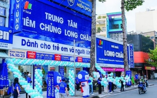 Thần tốc hoàn tất mở 100 trung tâm tiêm chủng chỉ trong 8 tháng: FPT Retail đang làm ăn ra sao?