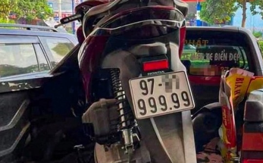 Công an vào cuộc vụ Huấn Hoa Hồng "kêu cứu" khi tranh chấp biển số ngũ quý 9