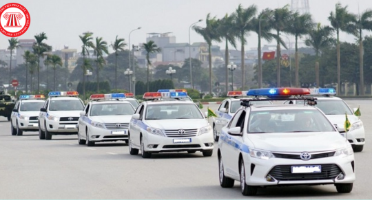 Quy định mới về màu sắc của tín hiệu đèn xe ưu tiên từ 01/01/2025