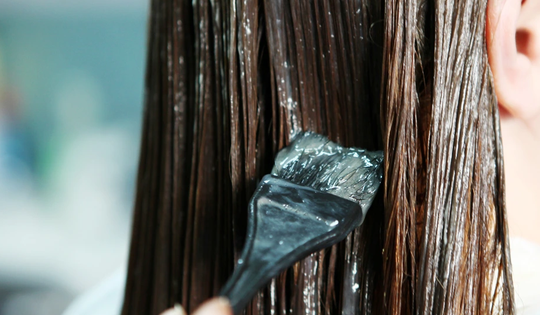 Người phụ nữ đi cấp cứu sau khi nhuộm tóc