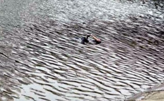 Phát hiện người đàn ông tử vong tại hồ Linh Đàm