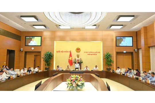 Thông qua nghị quyết về cấp bậc quân hàm SĨ QUAN CẤP TƯỚNG Quân đội; phê chuẩn bổ nhiệm Đại sứ