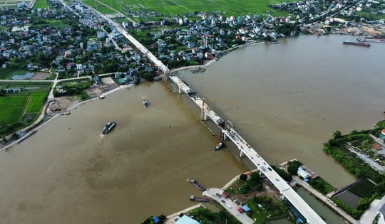 Nhìn từ trên cao cầu vượt sông lớn 'nhất nhì' đất Nam Định