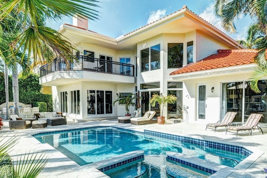 9 thứ không nên mua nếu muốn nghỉ hưu sớm