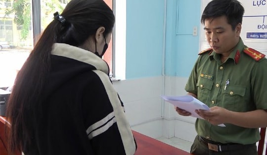 Một phụ nữ bị xử phạt vì livestream, chia sẻ web đánh bạc