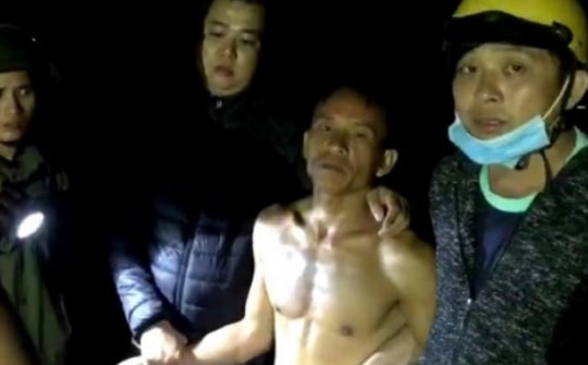 Hơn 30 cảnh sát vây bắt nghi phạm sát hại người phụ nữ