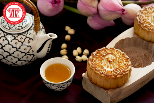 Công ty tặng quà Trung thu cho nhân viên có phải là điều bắt buộc?