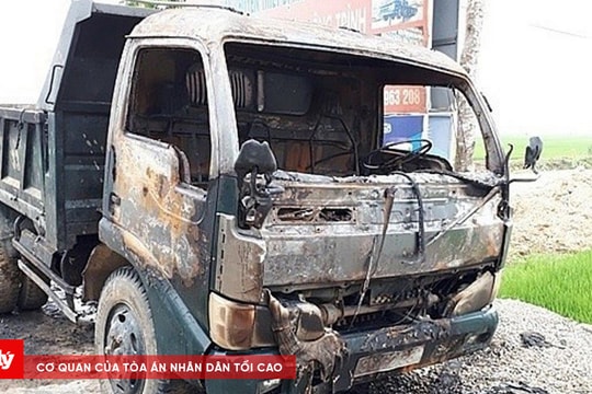 Bắt các đối tượng phóng hỏa đốt xe ô tô rồi bỏ trốn