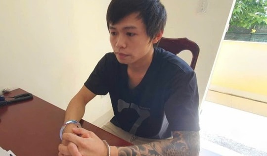 Đâm bạn nhậu tử vong rồi nhờ mẹ dẫn đến công an đầu thú