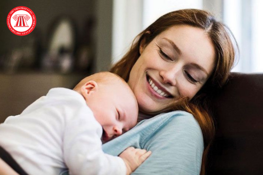 Người lao động là mẹ nuôi con nhỏ được phép về sớm bao lâu?