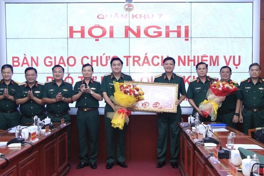 Bàn giao chức trách, nhiệm vụ Phó Tư lệnh