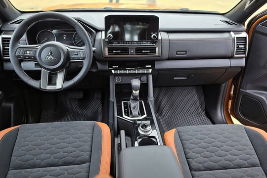 Lộ những hình ảnh đầu tiên của Mitsubishi Triton 2024 sắp ra mắt