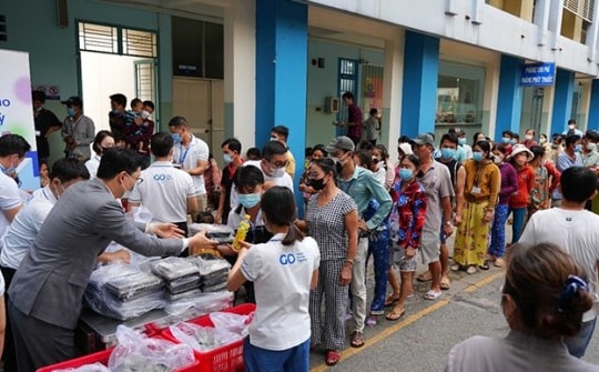 Shinhan Life Việt Nam sẻ chia cùng bệnh nhi Bệnh viện Nhi Đồng 1