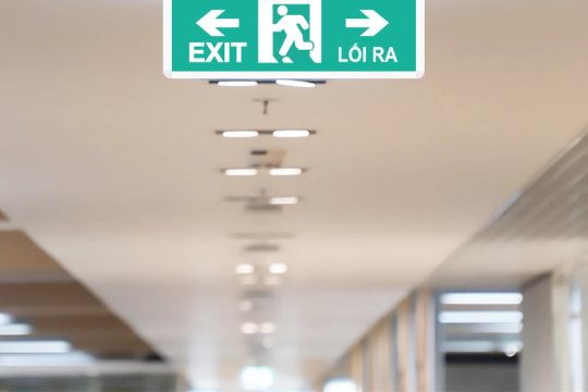 Quy định lắp đặt đèn chiếu sáng sự cố: 4 điều cần biết