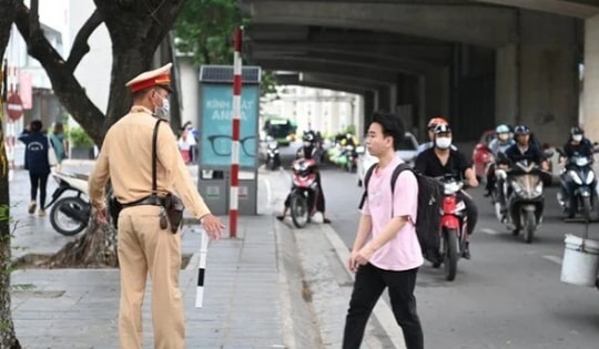 Từ 1/1/2025, người đi bộ cần nắm rõ những quy định gì khi tham gia giao thông?