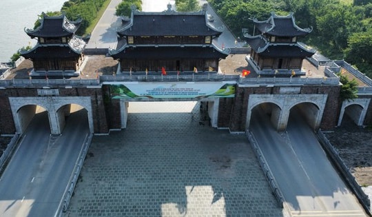 Những điều ít biết về cổng tam quan đi vào khu du lịch Tràng An ở Ninh Bình