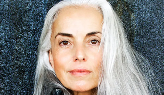 Bà cụ 66 tuổi mặt không một nếp nhăn, vóc dáng thon gọn như 20 tuổi: 'thời gian lãng quên' nhờ 1 bí quyết