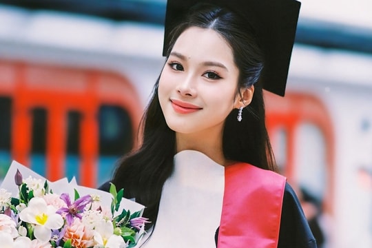 Nữ sinh gây chú ý vì nhan sắc nổi bật trong lễ tốt nghiệp