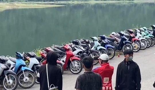 CSGT khống chế hàng chục thanh thiếu niên tụ tập đua xe ở Hà Giang