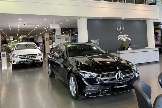 Dọn kho, nhiều mẫu ô tô giảm giá hàng trăm triệu đồng