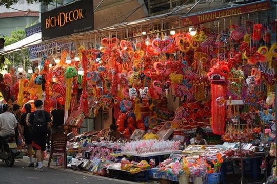 Lung linh sắc màu phố Hàng Mã dịp Trung thu