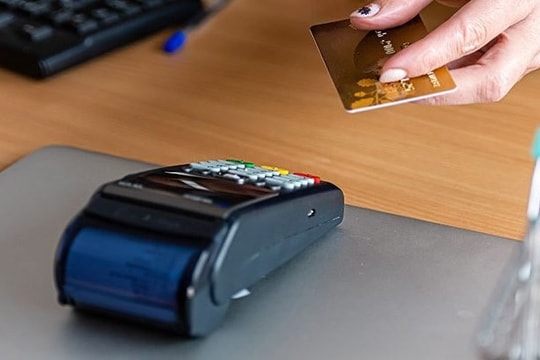 Người dùng ngân hàng chú ý: Xuất hiện loạt rủi ro mất tiền trong thẻ, chỉ mở thanh toán trực tuyến khi có nhu cầu và tắt ngay khi hoàn tất giao dịch