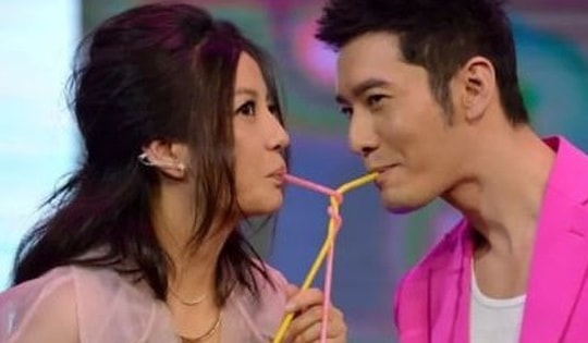 'Có một loại quan hệ mang tên Triệu Vy - Huỳnh Hiểu Minh'