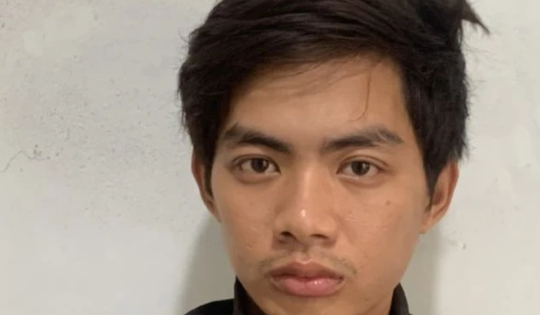 Lao đầu vào ô tô tự tử không thành, đối tượng quay ra đâm chết tài xế