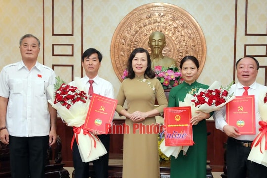 Bổ nhiệm Hiệu trưởng Trường Chính trị tỉnh, nữ Chánh Văn phòng Đoàn ĐBQH và HĐND tỉnh