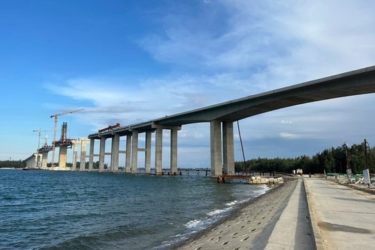 Cầu vượt cửa biển 2.400 tỷ dài nhất miền Trung: Công ty nào đứng sau?