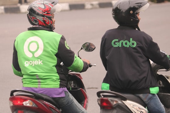 Khốc liệt thị trường gọi xe công nghệ Việt Nam: Grab bắt đầu lãi nghìn tỷ gây áp lực lên các đối thủ, Gojek lỗ gần 6.000 tỷ trước khi “buông bỏ”